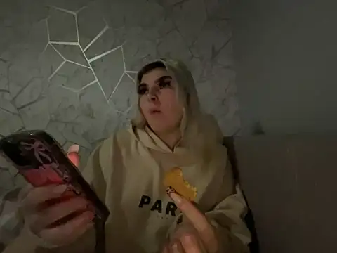 rosie-hipstergal online show from November 29, 11:20 pm