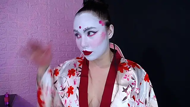 Dominic Queen1 online show from November 12, 1:20 pm