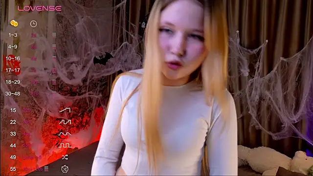 VivieSunn online show from October 30, 9:44 am