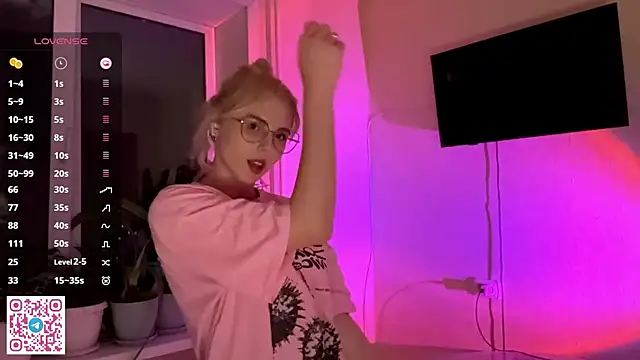 LatanyaRein online show from November 12, 1:53 pm