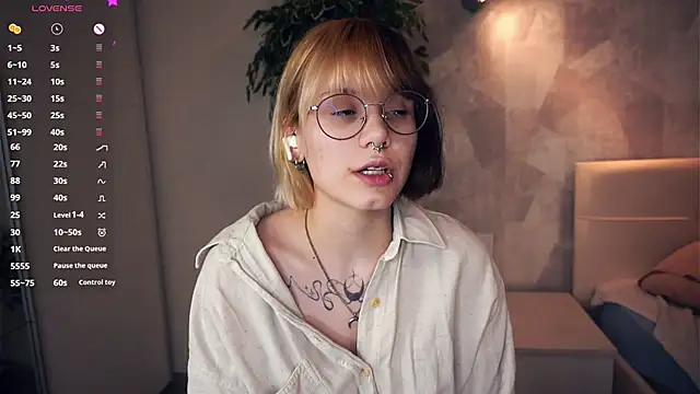 KellePourier online show from February 14, 6:54 pm