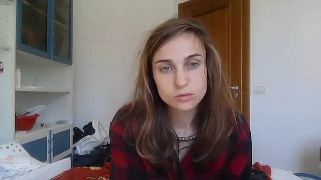 SinnEmily online show from April 7, 9:00 am