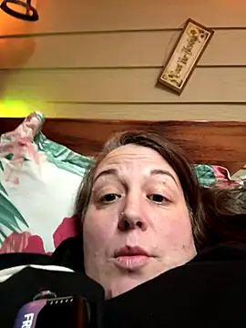 yessiperez online show from October 26, 9:21 pm