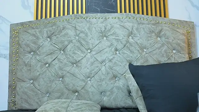 Salome cruxx online show from April 1, 1:41 pm