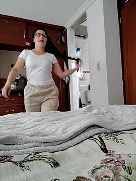Emma Hotkiss online show from April 22, 8:06 pm