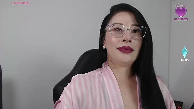 Emma Hotkiss online show from May 1, 9:07 pm