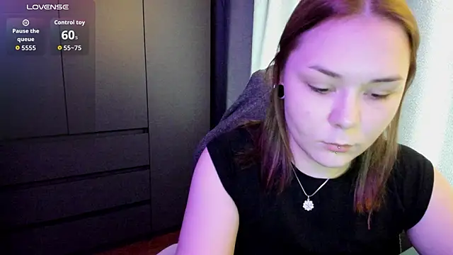 sophia lix online show from March 5, 4:30 am