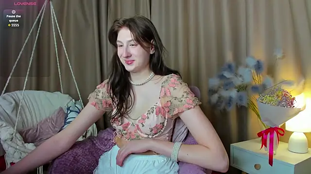 May Yam online show from April 5, 12:20 am