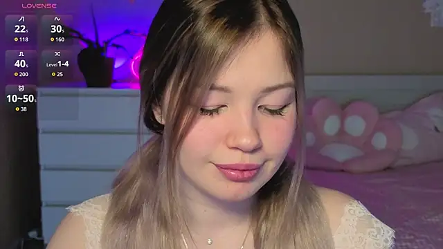 pawsclawss online show from April 11, 7:45 am