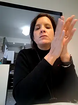 Piediniecollant online show from January 15, 11:27 am