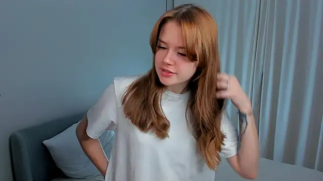 JulienneHauptman online show from November 17, 1:06 am