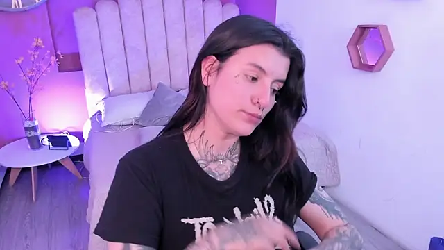 mia jagger online show from February 12, 8:21 pm