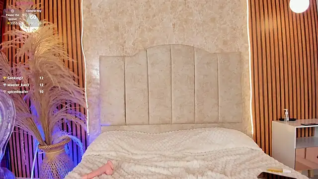 NAIA ROSSI online show from November 5, 6:57 pm