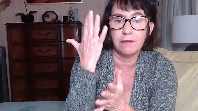 BigbustedBrenda online show from November 21, 7:05 pm