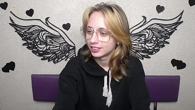 TracyLll online show from November 16, 12:16 pm