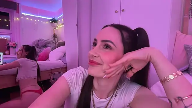 SpicyLunaaa online show from March 3, 9:43 pm