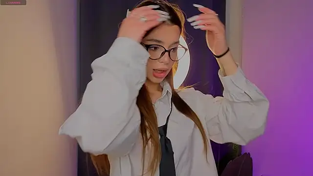 LauraHansil online show from April 15, 7:14 pm