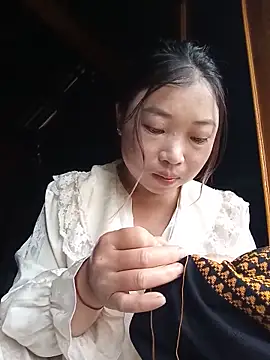 julybe online show from June 9, 7:52 am