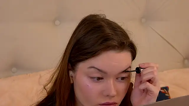 VickiBanx online show from December 19, 4:37 am