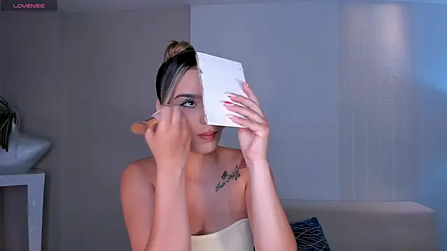 LaurentRosse1 online show from April 23, 8:11 pm