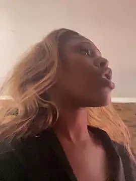 SP1CY MOMMY online show from December 14, 1:50 pm