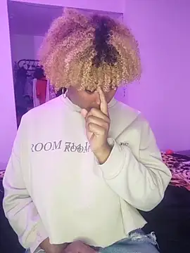 EvonyFoxxx online show from January 6, 12:25 am