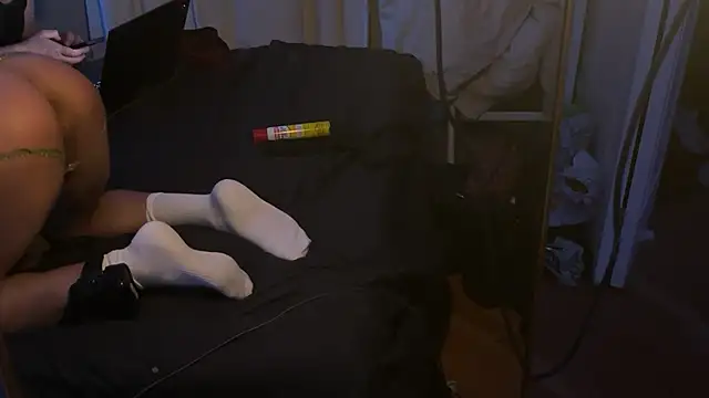 latinpeaches online show from December 21, 11:30 pm