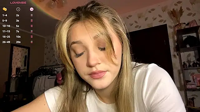 OrethaEredia online show from November 10, 4:02 pm