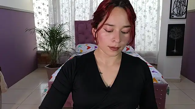 alaia skater online show from December 15, 8:36 pm