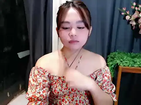lustfullakim online show from April 19, 2:28 pm