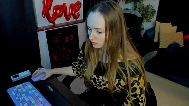 MollyMazer online show from November 27, 7:11 am