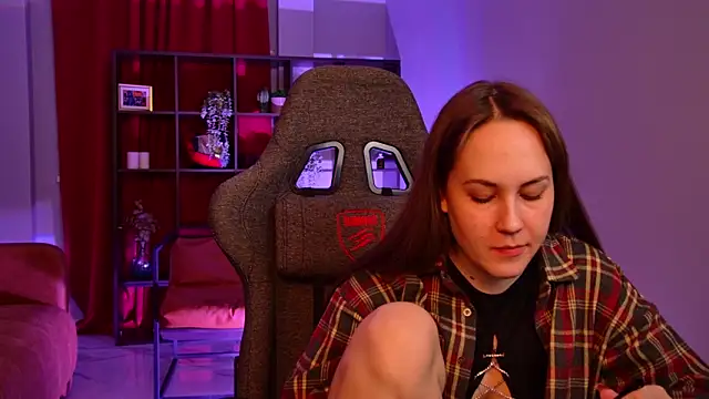 ElinVale online show from March 14, 3:13 pm