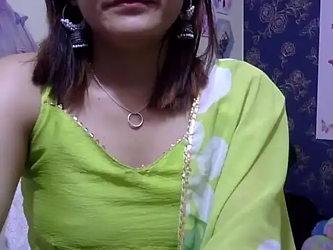 maira 33 online show from April 11, 4:32 pm