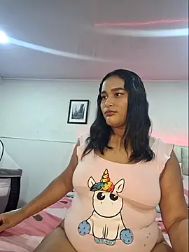 Sarah Foxx  online show from November 6, 7:31 pm