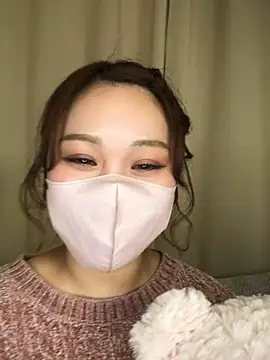 Snapshot of reika33 chatting on November 18, 10:27 am reika33 online show from November 18, 10:27 am