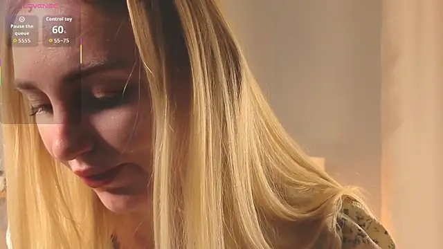 Carollina  online show from November 12, 3:21 pm