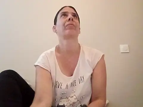 hotnathy69 online show from December 1, 8:07 am