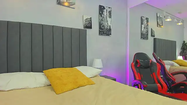 kendra london online show from March 17, 11:25 am