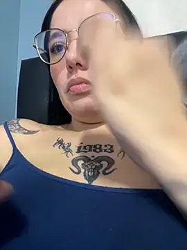 Naomii2 online show from November 15, 3:51 am