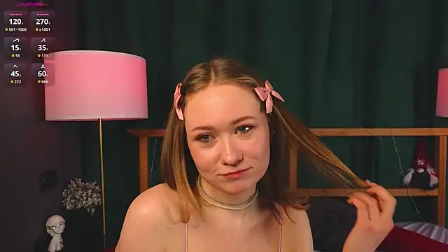 LillianGonzalez online show from February 4, 9:18 pm