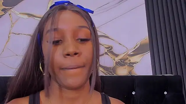 Mia Devereaux167 online show from March 16, 6:45 pm