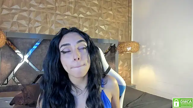 Kiara velvet   online show from April 14, 4:45 am