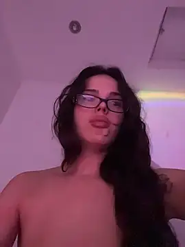 zowi101 online show from December 23, 1:31 am