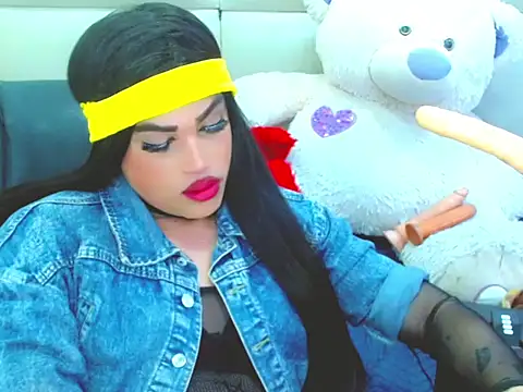 NharaBigCock online show from February 25, 8:18 pm