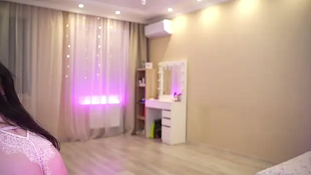 Bananalizzy online show from February 13, 1:57 pm