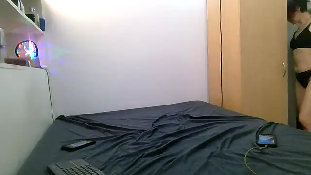 Empress Lilith online show from April 1, 5:10 pm