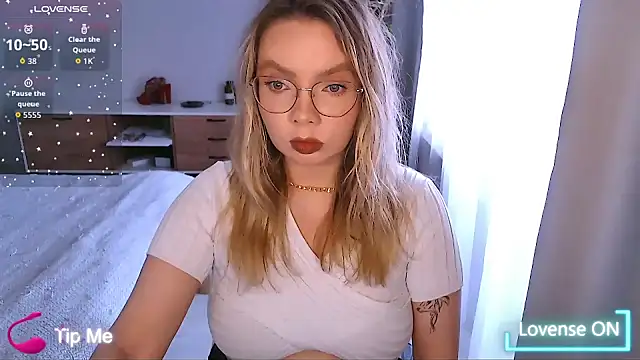 PolinaXXXXJones online show from February 28, 1:21 pm