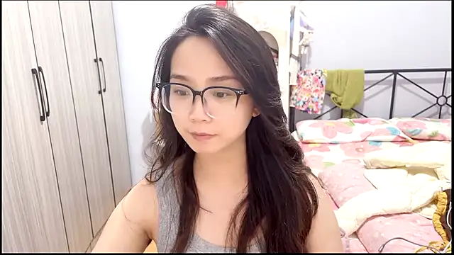 Hmm 0303 online show from April 22, 4:59 pm