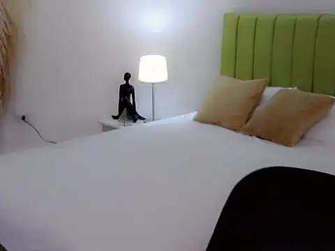 sebastian cruz  online show from January 18, 8:05 pm