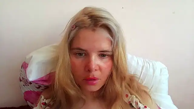 HornyElena online show from April 18, 10:29 am